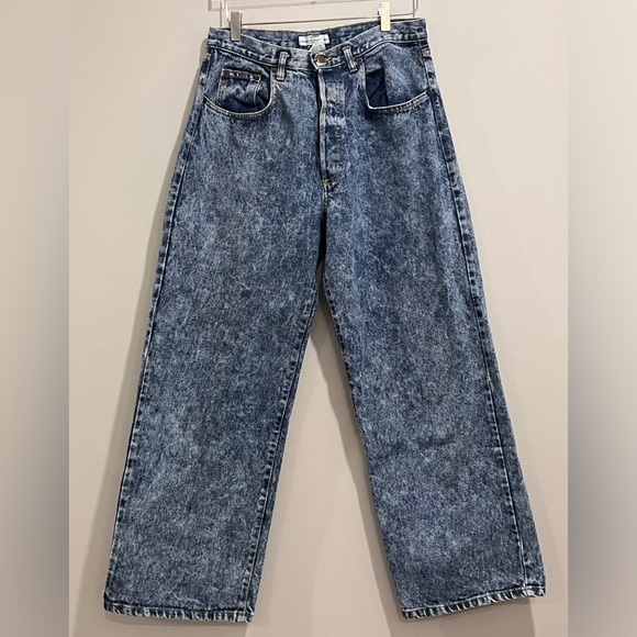 Vintage GUESS Wide Leg Acid Wash Jeans Size 29 Button Fly - Picture 2 of 12
